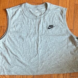 NWOT Nike Heather Gray Muscle Tee for Women